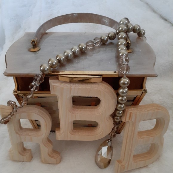 Meet your Posher, Mallory - Picture 1 of 1